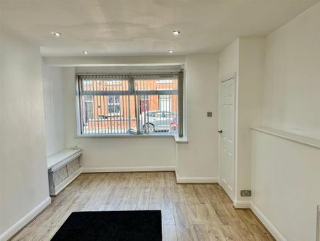 3 bedroom terraced house to rent - Photo 2