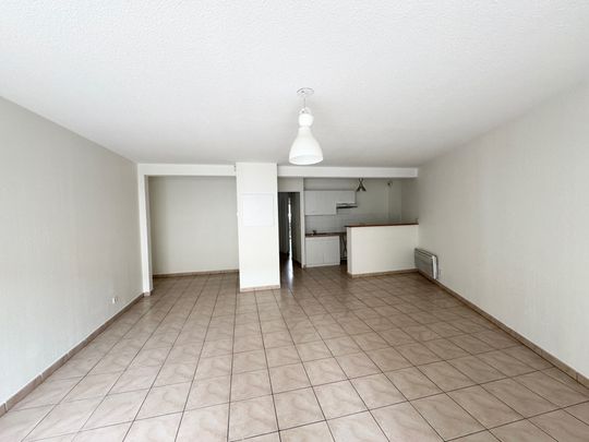 T4 83M2 CHARTRONS - Photo 1