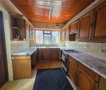 Price £1,000 pcm - Available Now - Unfurnished - Photo 5