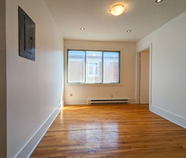 10653 Rue de Lille Montréal (Ahuntsic-Cartierville), QC H2B - Photo 1