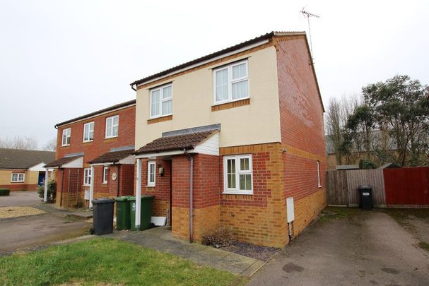 3 bedroom semi-detached house to rent - Photo 1