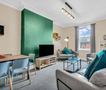 1 bedroom in a house share to rent - Photo 2