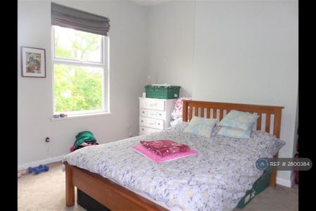 3 bedroom terraced house to rent - Photo 4