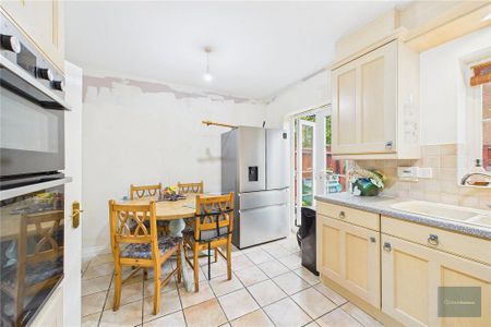 3 bedroom semi-detached house to rent - Photo 4