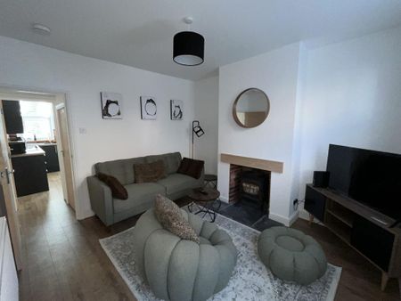 2 bedroom terraced house to rent - Photo 3