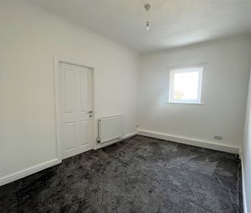 1 Bed Apartment - Photo 2