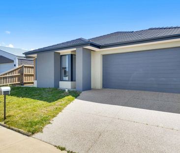 Your Dream Family Home Awaits: Modern 4-Bedroom Haven with Stunning... - Photo 4