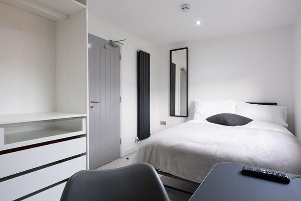 6 bedroom house to rent - Photo 1