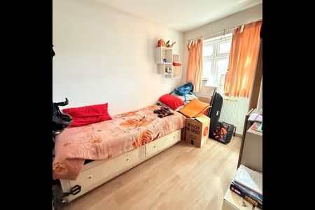 2 Bed Flat, The Drive, E17 - Photo 3