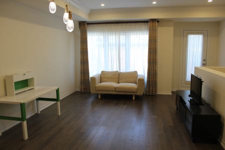 For Lease - 11 Eaton Park Lane Unit# 15, Toronto, Ontario - Photo 3