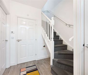 Beautifully presented three bedroom home with stylish open plan liv... - Photo 4