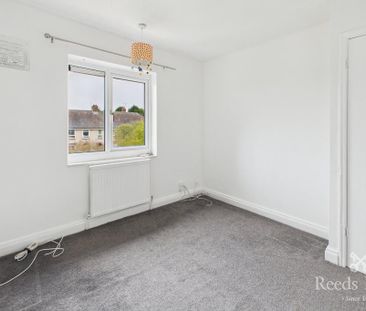 2 bedroom end of terrace house to rent - Photo 2