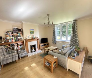 Bright and airy two bedroom semi-detached cottage in a super positi... - Photo 3