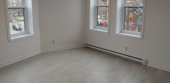NDG 2 Bedroom apt - Photo 2