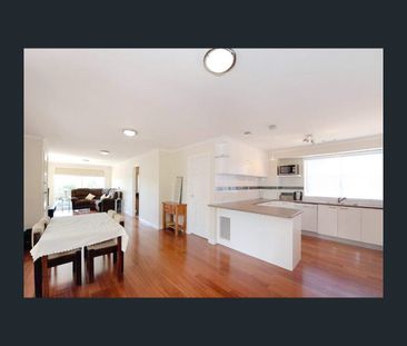 9 Valleyview Drive, Rowville, Vic 3178 - Photo 2