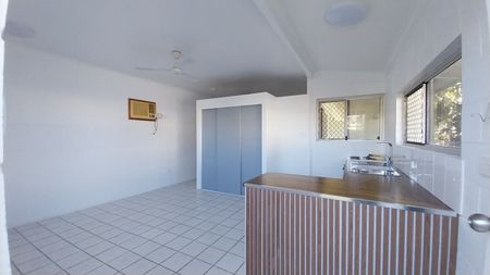 Beautifully Updated Unit - Photo 4