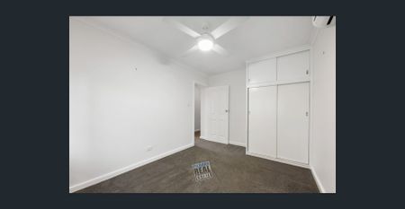 Ultimate outdoor living - pool, patio and pizza oven! - Photo 2