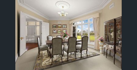 Elegant Country Home - Photo 4