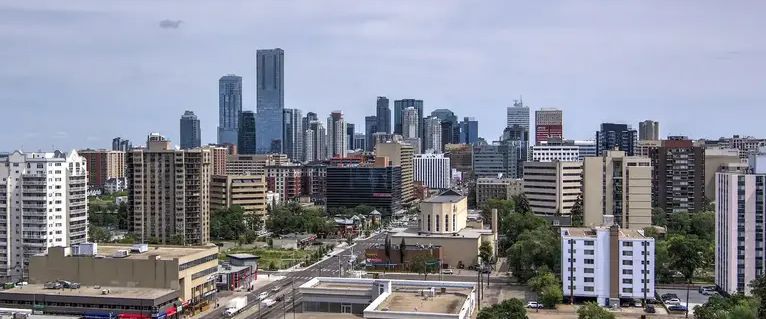 LOWER PENTHOUSE!! UNREAL VIEWS RIVER & CITY VIEW!! Alll utilities included!! | 1708 - 10045 117 St NW, Edmonton - Photo 1