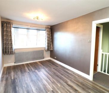 3 bedroom detached house to rent - Photo 2