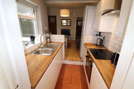 4 bedroom house share to rent - Photo 4
