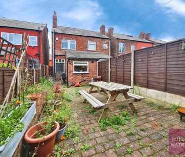 2 bedroom semi-detached house to rent - Photo 3