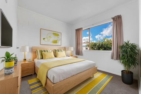 Luke Street Living in the Heart of Otahuhu - Photo 2