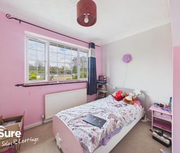 4 bedroom semi-detached house to rent - Photo 5