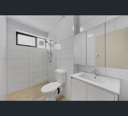 3/128 Park Street, Essendon, Vic 3040 - Photo 2