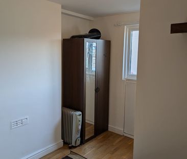 Studio Flat, Surrey St, CR0 - Photo 1