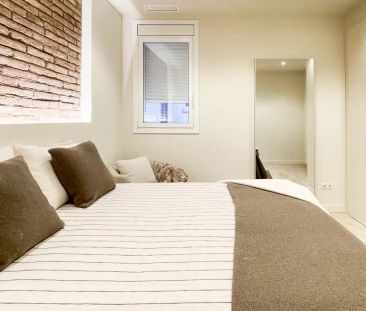 2-bedroom apartment for rent in Sant Antoni, Barcelona. - Photo 2