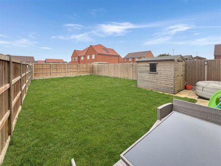 3 bedroom semi-detached house to rent - Photo 3