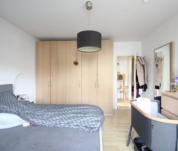 Schöne 2 Zimmer Wohnung mit Balkon und Garage! - Foto 1