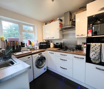 2 bed end of terrace house to rent in Basemoors, Bracknell, Berkshi... - Photo 1