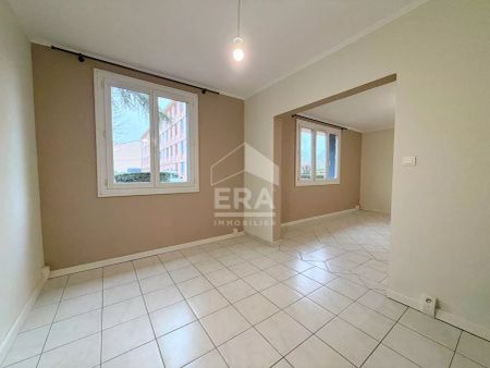 A LOUER 84120 PERTUIS CENTRE VILLE APPARTEMENT TYPE 4 PIECES AVEC CAVE - Photo 2
