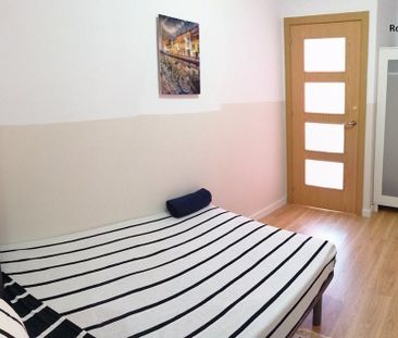 Carrer de la Lluna, Barcelona, Catalonia 08001 - Photo 2