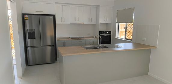 Smithfield - Photo 2