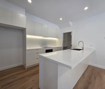 Brand New Stylish Large Townhouse - Photo 5