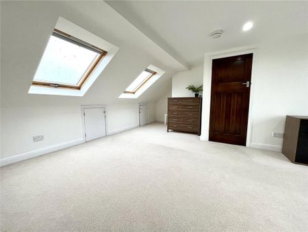 4 bedroom semi-detached house to rent - Photo 4