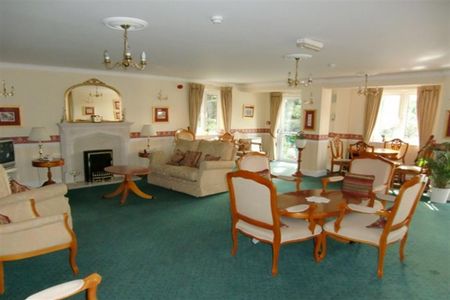 1 bedroom retirement property to rent - Photo 4