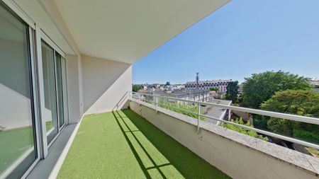 Location Appartement 3 pièces 70m² POITIERS 86000 - Photo 5