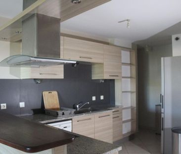 Location Appartement 2 pièces 48m² ST PIERRE 97410 - Photo 3