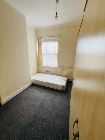 Room in a Shared House, Preston Road, B26 - Photo 4