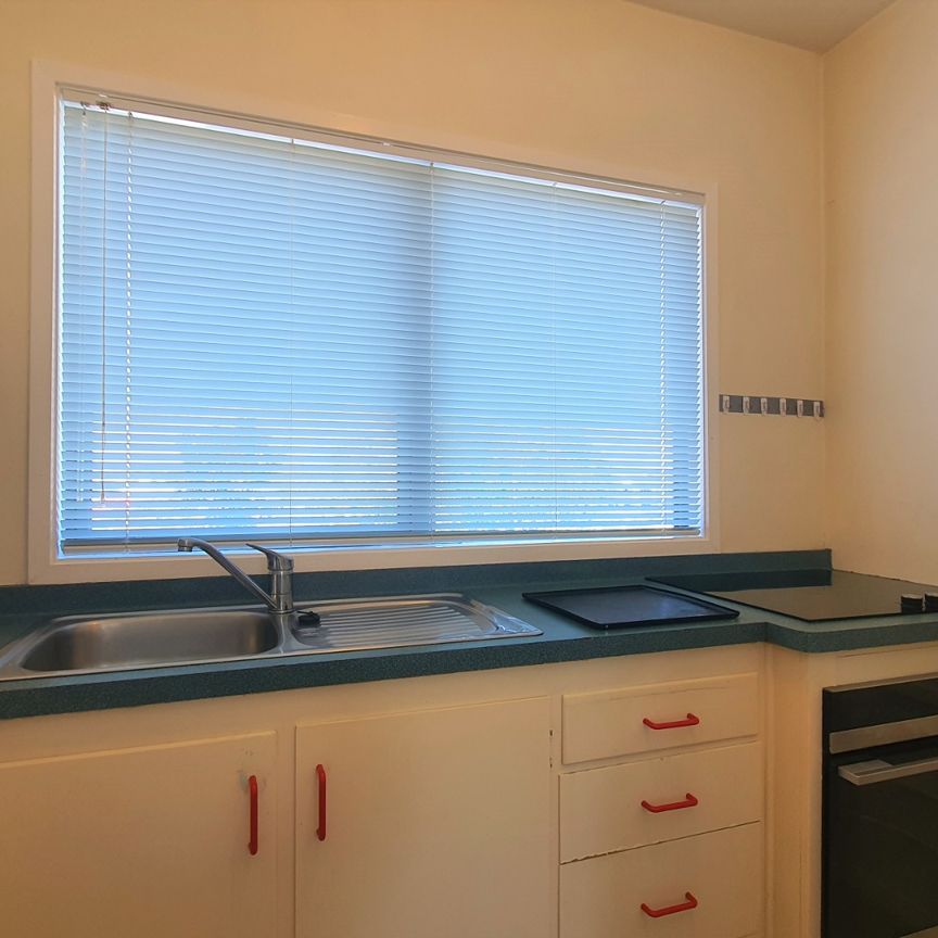 Spacious One Bedroom Apartment - Photo 1
