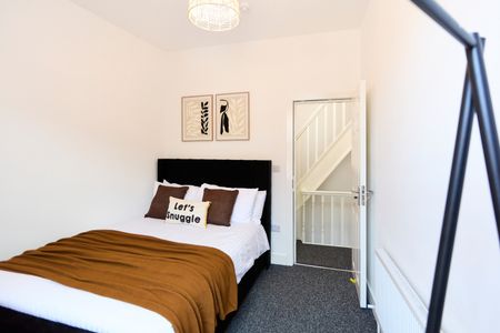 6 Bed Semi-Detached House, Harold Terrace, LS6 - Photo 5