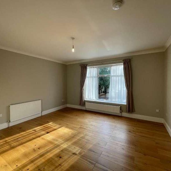 Neville Court, Avenue Road, Stratford-upon-avon, CV37 - Photo 1