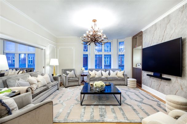 Recently Refurbished Four Bedroom Apartment in a Sought-After Portered Block, Marylebone - Photo 1