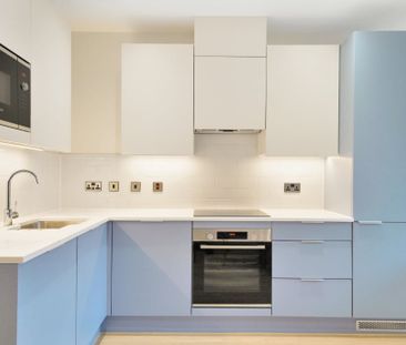 The Oakgate, KT22 7RZ, Surrey - Photo 6