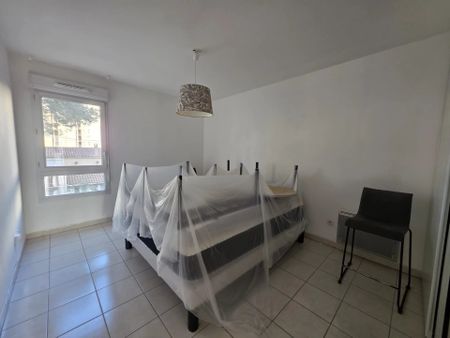 Location Appartement 3 pièces 59m² MARSEILLE 14ème - Photo 3