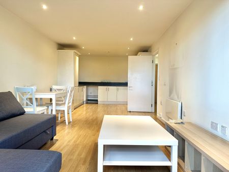 2 Bed Flat, Chapter Way, SW19 - Photo 2